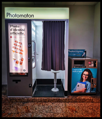 Photomaton à la gare Saint-Jean de Bordeaux